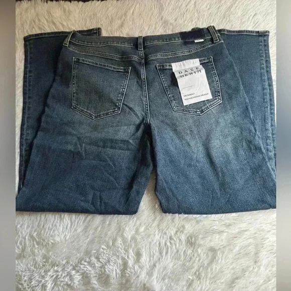 Daze denim - Picture 3 of 8